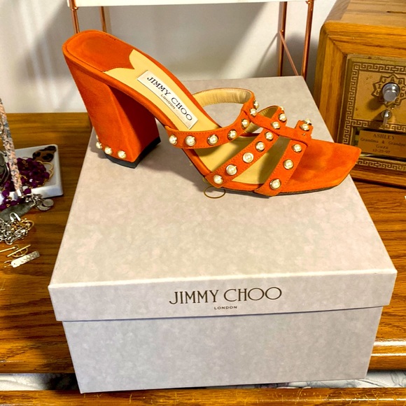 I am selling some barely used Jimmy choo originally bought for 750 selling 400 - Picture 1 of 3